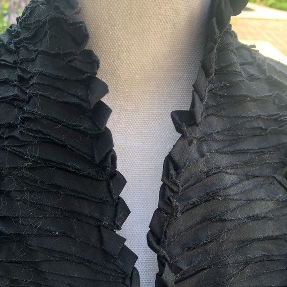 Vintage BCBG short sleeved jacket - Picture 2 of 4